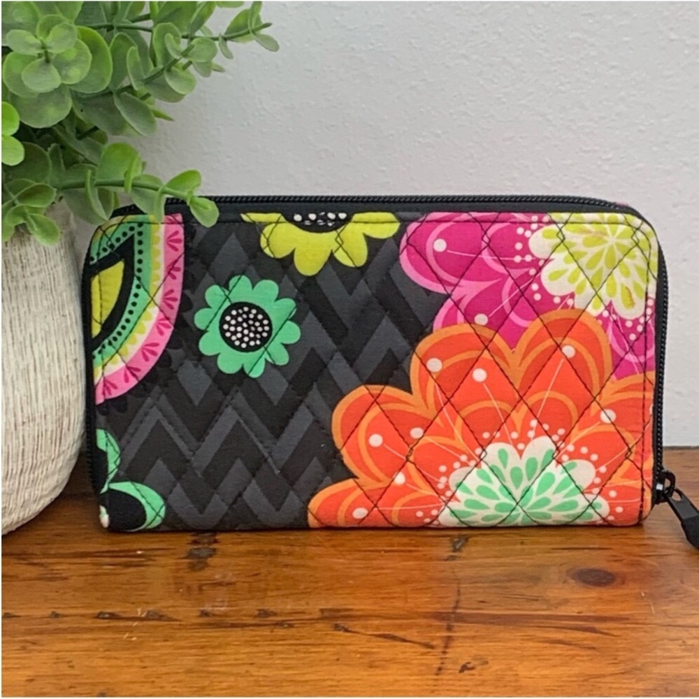 Vera Bradley | Ziiggy Zinnia Zipper Accordion Large Wallet